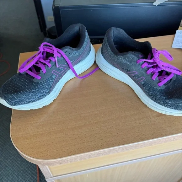 ASICS Athletic Shoes/Runners - Picture 7 of 9